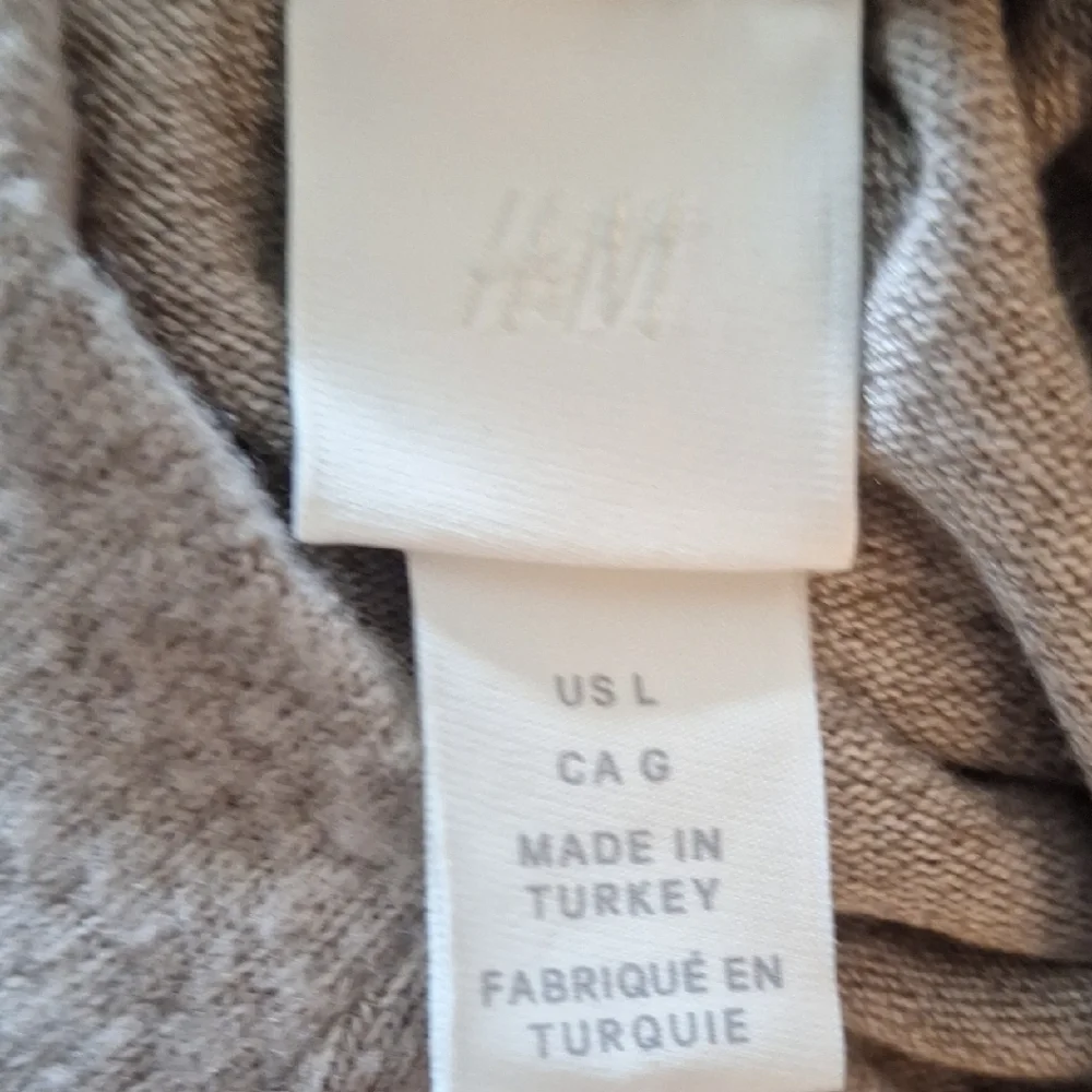 H&M Light Gray Knit Sweater